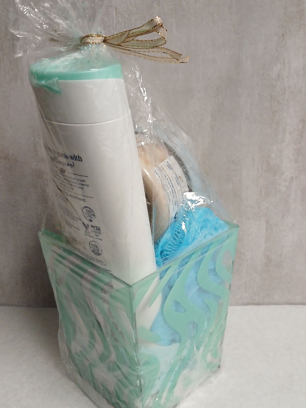 Self Care Bundle- Sensitive Skin Body Wash - Gentle Cleansing in Light Blue - Picture 5 of 5